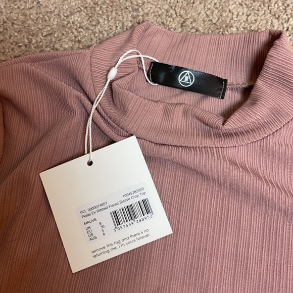 Misguided size small or 4. Petite, ribbed flared sleeve crop top in mauve taupe - Picture 2 of 6